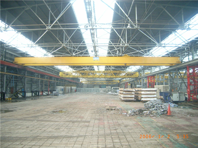 30 meter wide gantry crane